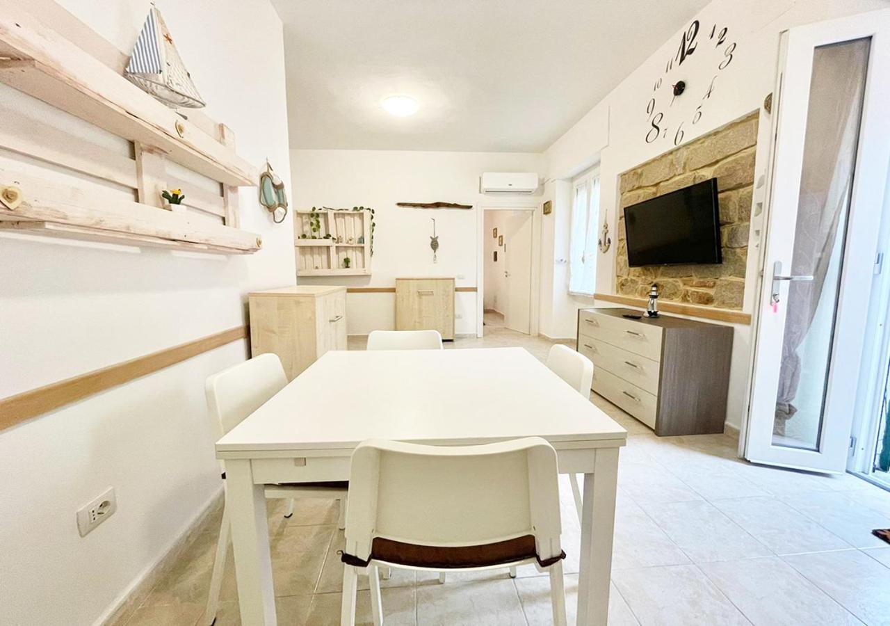 Pgs Immobiliare Srls Residenza Marino Bilocale In Centro Storico La Maddalena Apartment Ла Мадалена Екстериор снимка